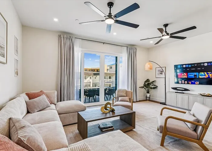 Getaway North - Ocean View Sky Lounge, Hot Tub, Game *