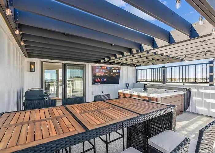 Getaway North - Ocean View Sky Lounge, Hot Tub, Game Holiday home Ocean City