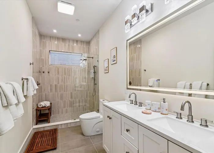 Holiday home Getaway North - Ocean View Sky Lounge, Hot Tub, Game
