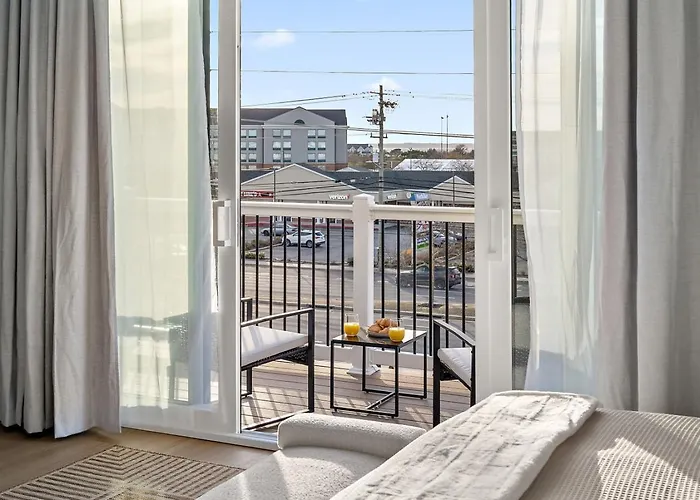 Holiday home Getaway North - Ocean View Sky Lounge, Hot Tub, Game *