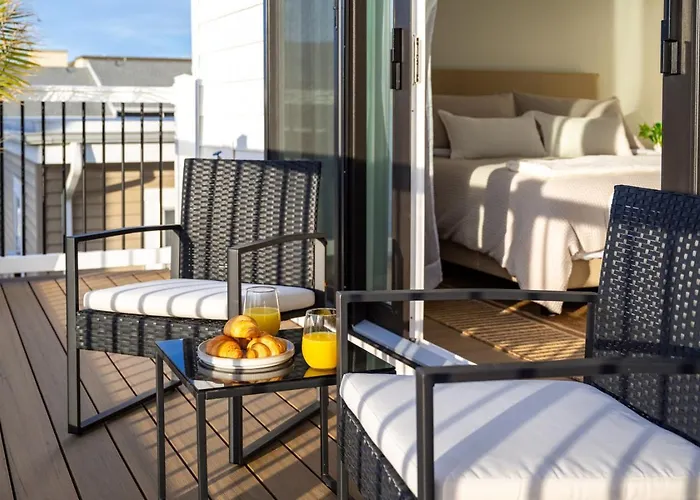 Getaway North - Ocean View Sky Lounge, Hot Tub, Game *