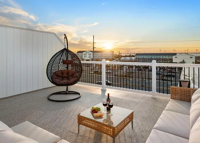 Getaway North - Ocean View Sky Lounge, Hot Tub, Game Holiday home Ocean City