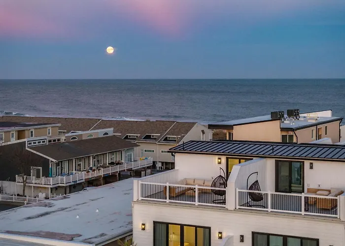 Holiday home Getaway North - Ocean View Sky Lounge, Hot Tub, Game